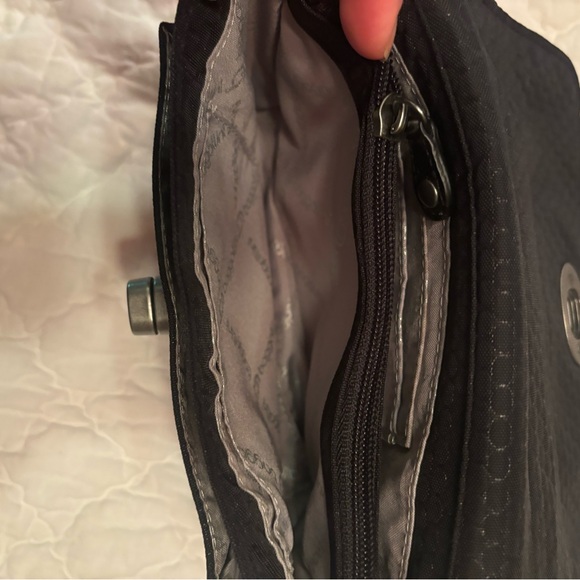 Baggallini black small crossbody bag purse - Picture 7 of 8